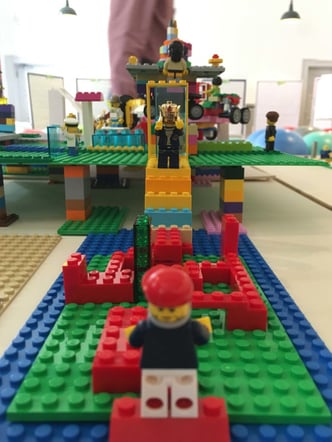 Warum Legosteine Sie beim Lösen Ihrer Herausforderungen unterstützen…